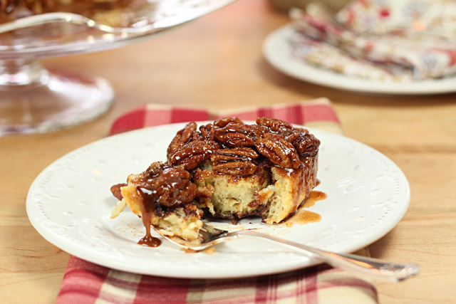 bourbon-orange-cinnamon-rolls-single-bite