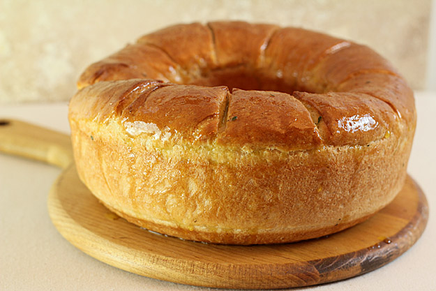 bread-garlic-thyme-whole