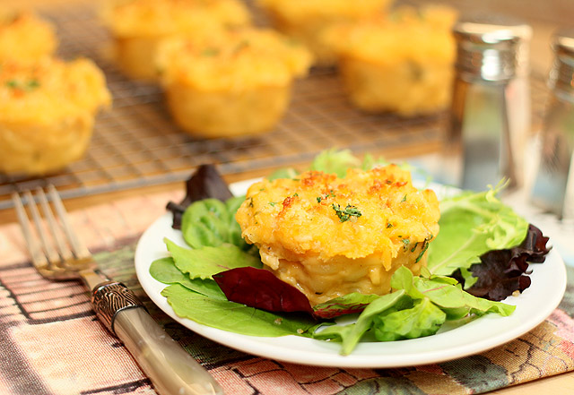 mac-cheese-scene-plate