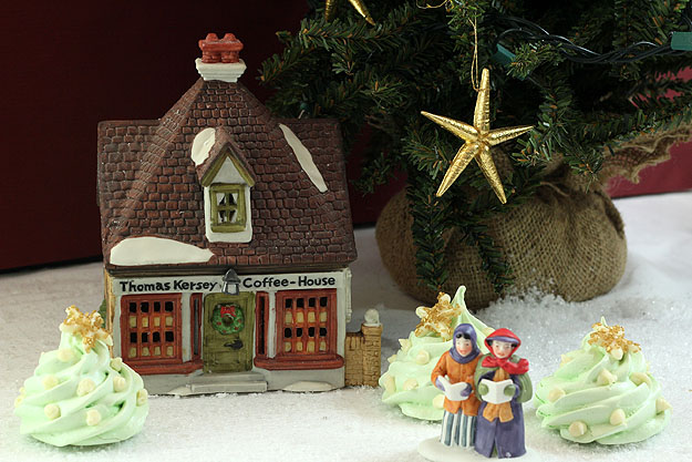 meringue-house-carolers