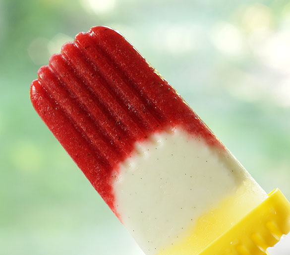popsicles-strawberry-yogurt-single
