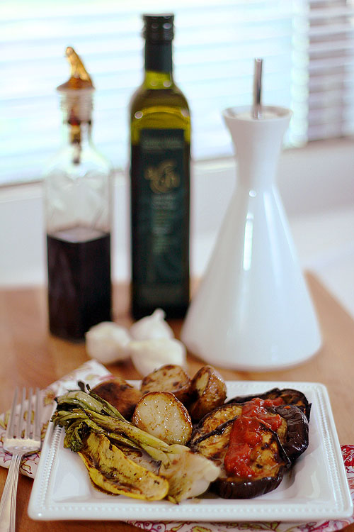 Grilled Vegetables with Roasted Garlic Dressing
